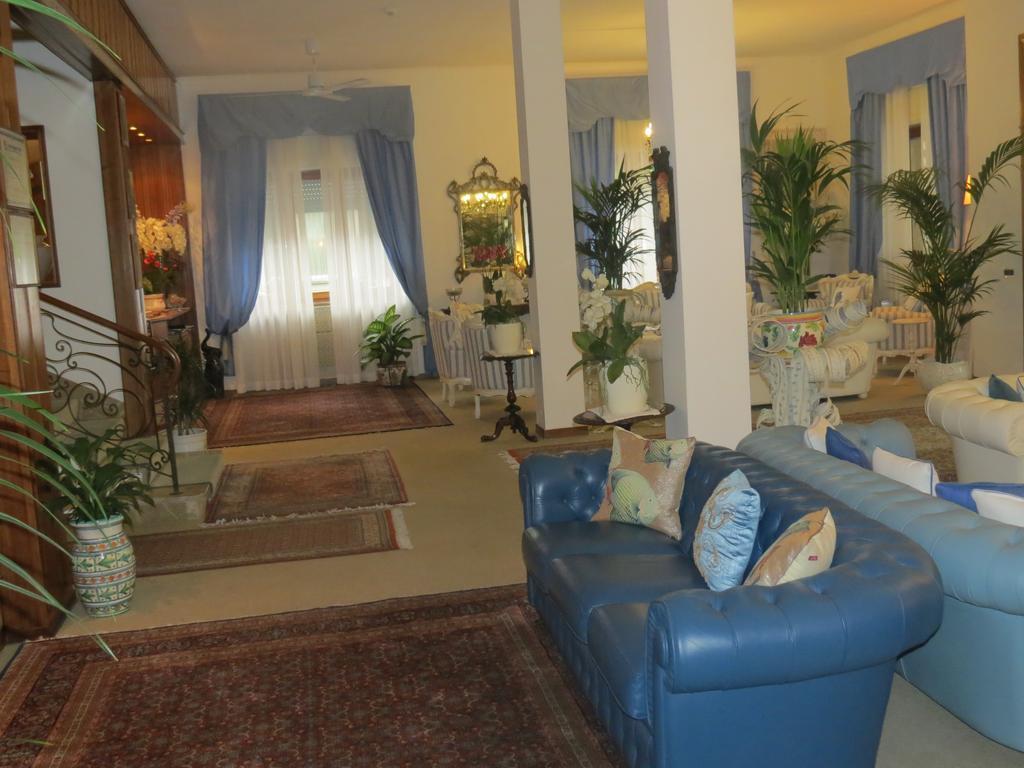 Hotel Tirreno Форте-дей-Мармі Екстер'єр фото